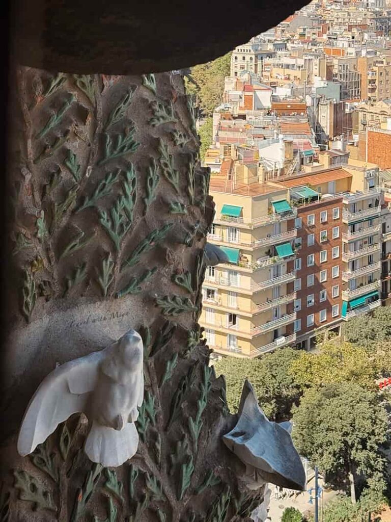 聖家堂誕生立面生命之樹雕刻