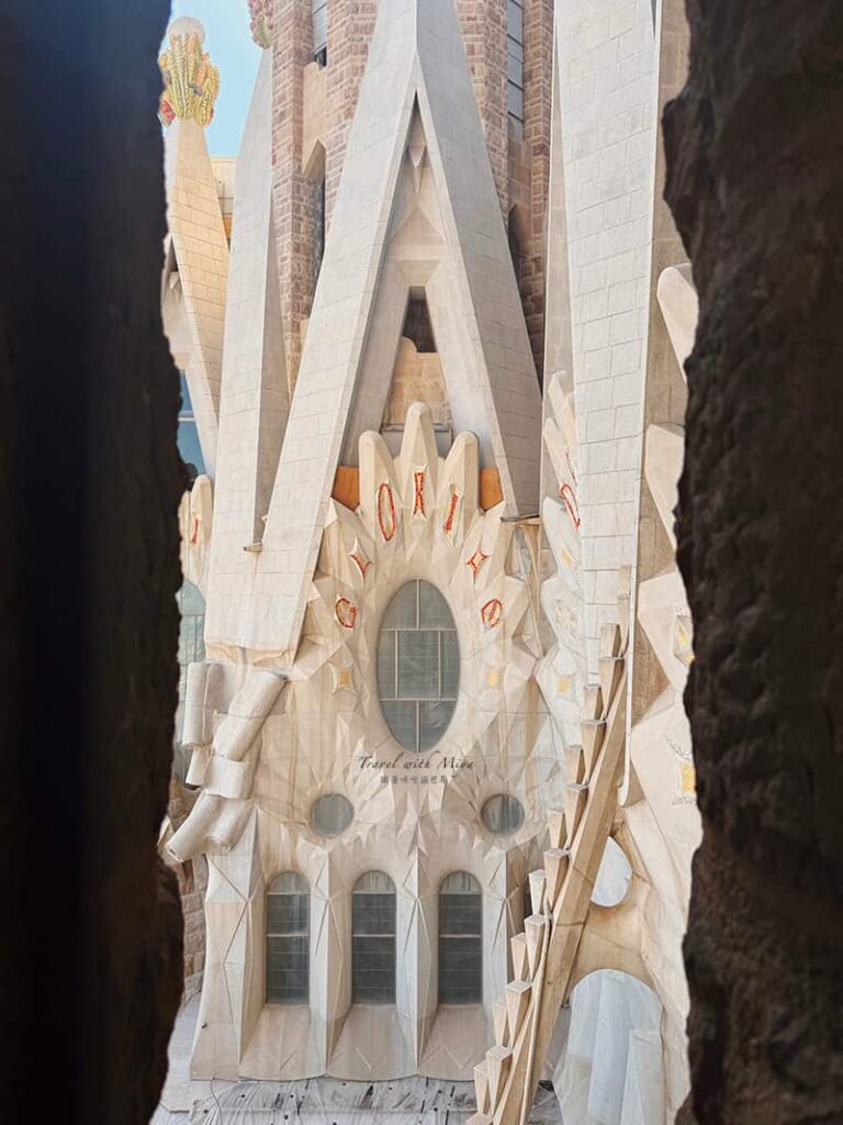 聖家堂誕生立面登塔的雕塑景觀