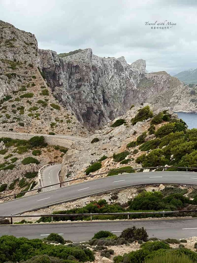 福門托爾海角 Far de Formentor 蜿蜒公路與山景