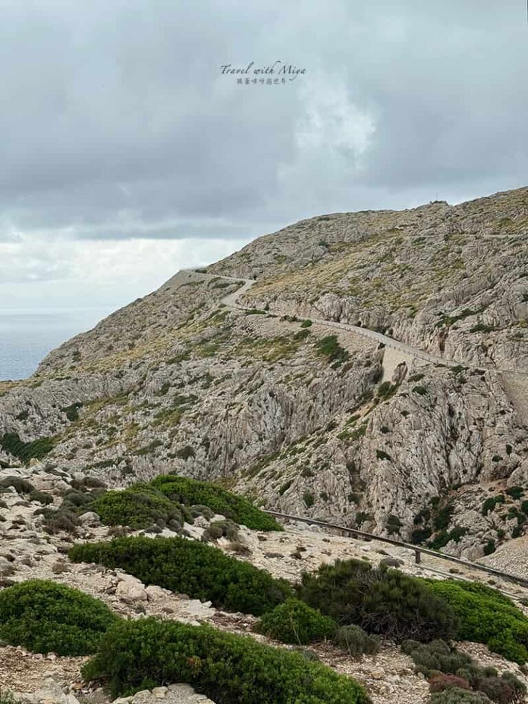 福門托爾海角 Far de Formentor 崎嶇山景與蜿蜒公路
