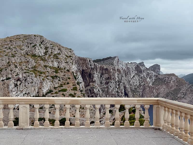 福門托爾海角 Far de Formentor 觀景平台與山景