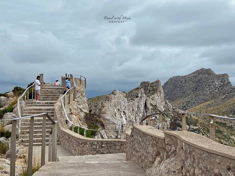 觀景台 Mirador des Colomer 岩石階梯