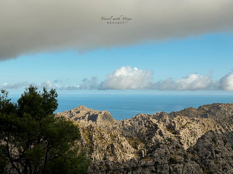 特拉蒙塔納山脈 Serra de Tramuntana 和烏雲