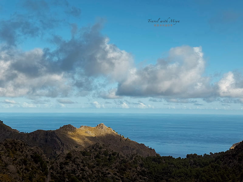 特拉蒙塔納山脈Serra de Tramuntana山角光影