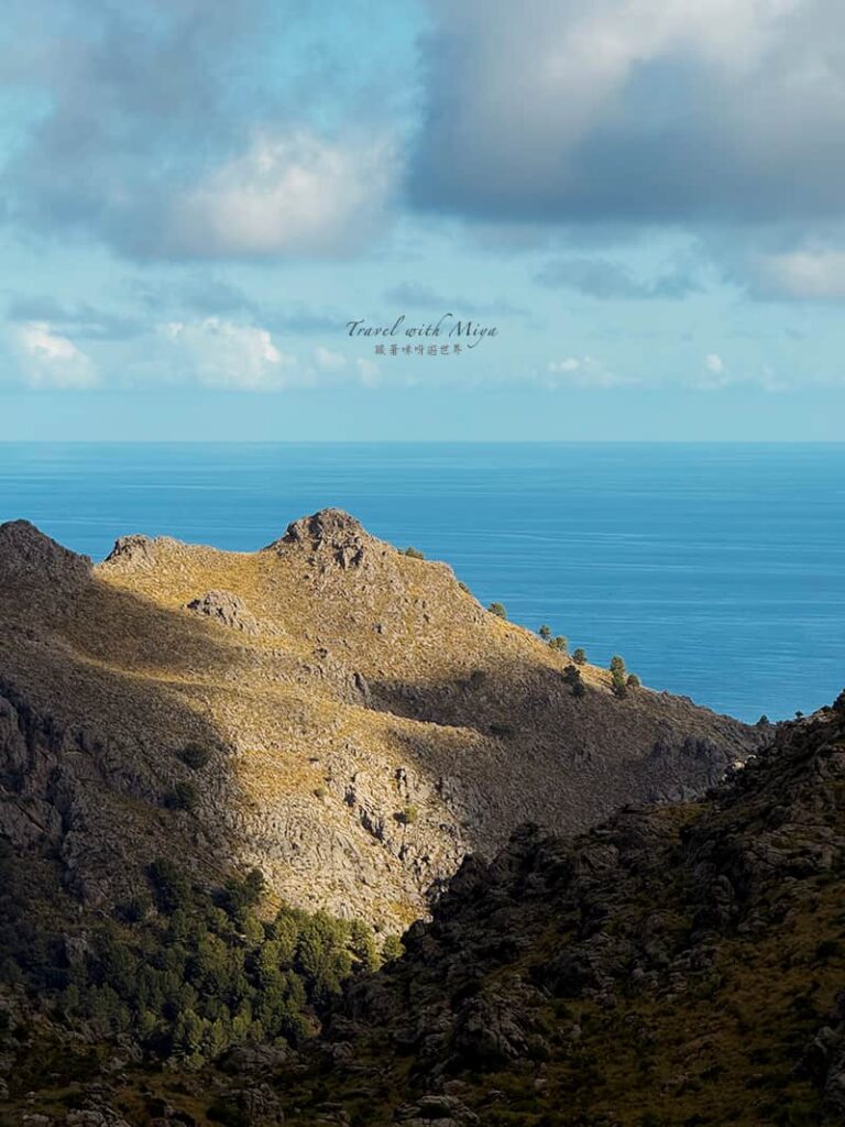 特拉蒙塔納山脈Serra de Tramuntana光線和海景