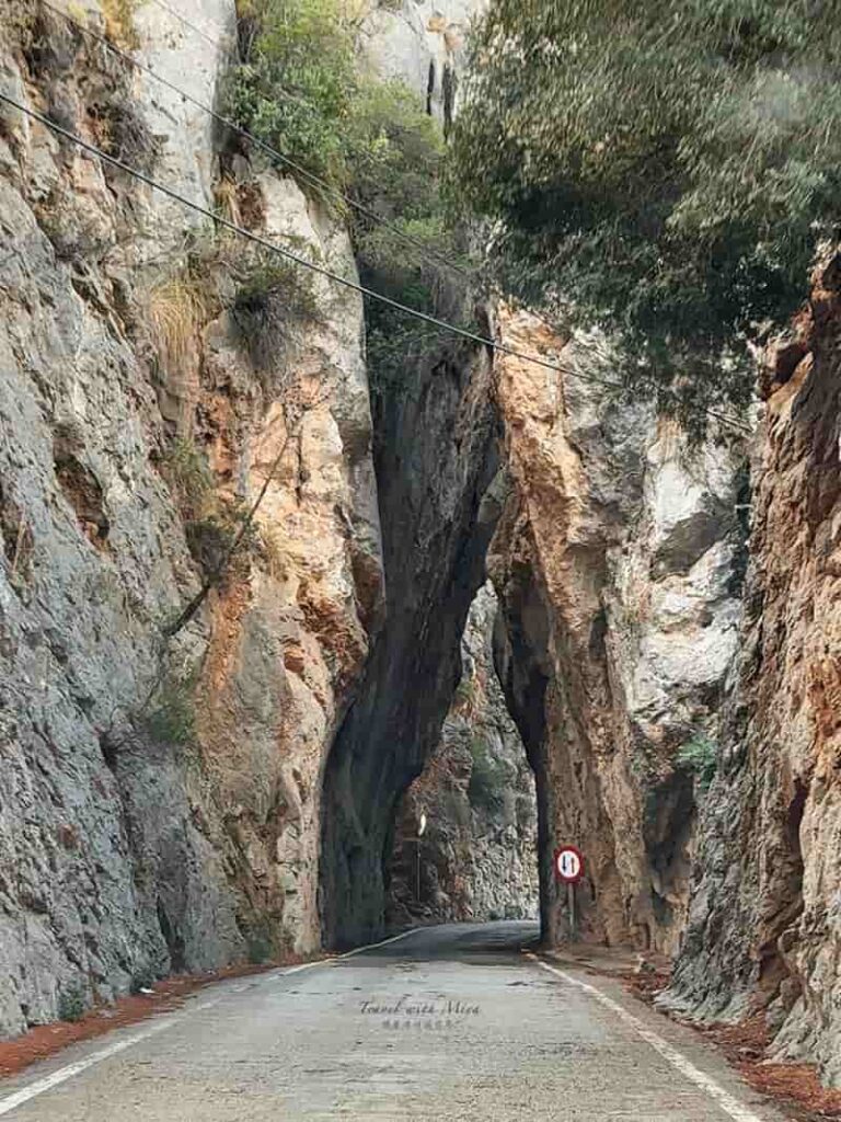 Sa Calobra 峭壁縫隙公路