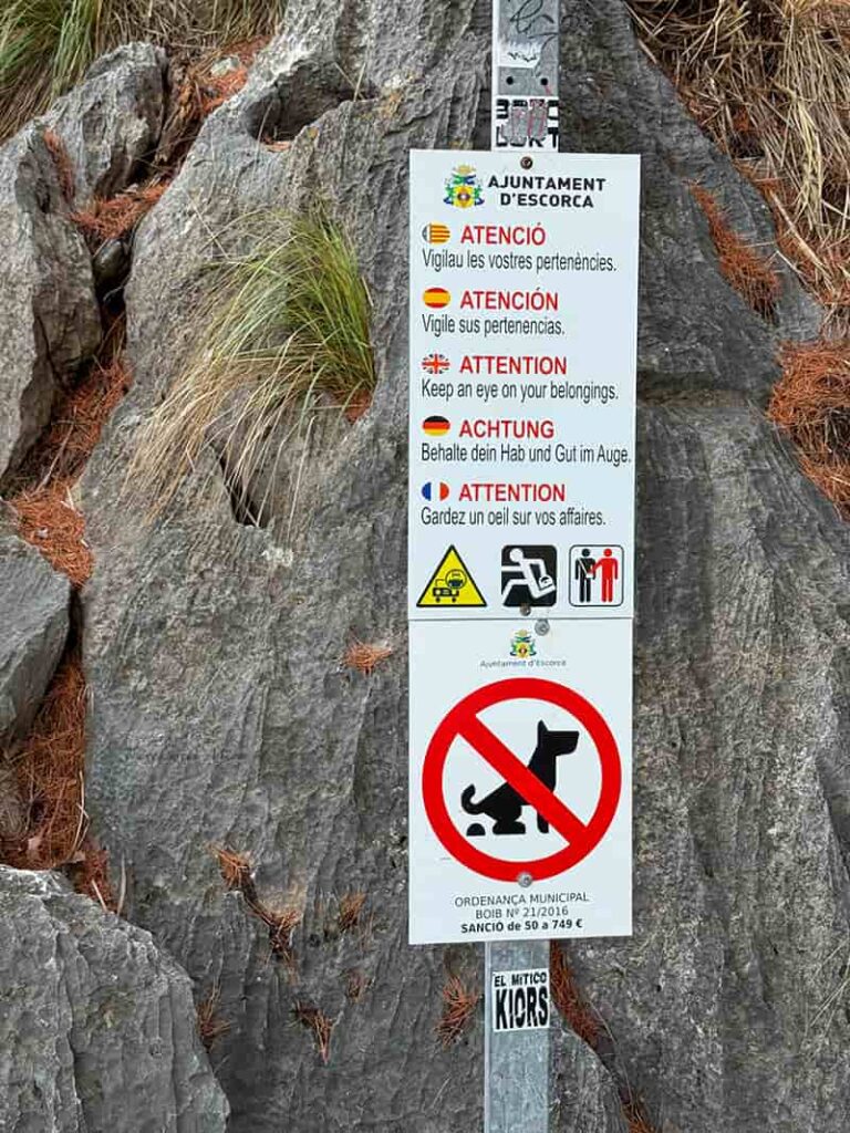 Sa Calobra 注意扒手標誌