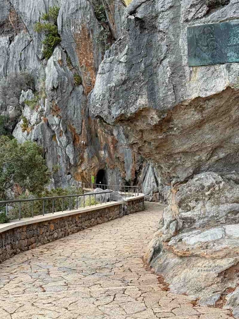 Sa Calobra 壯觀的岩壁道路