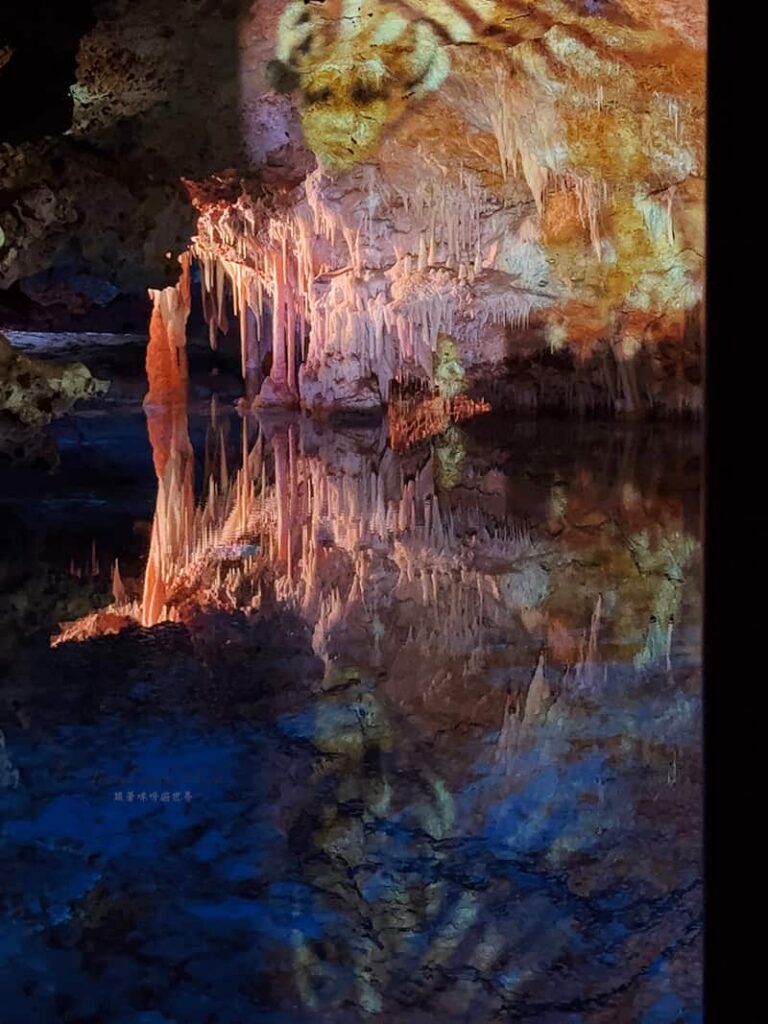 哈姆斯洞穴 Caves of Hams 地底湖聲光演出