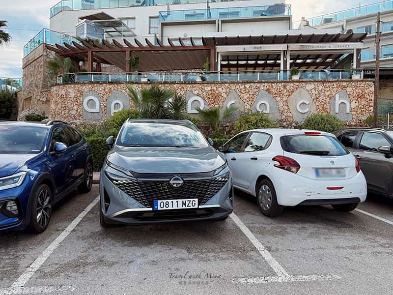 Portodrach Aparthotel 門口免費停車位