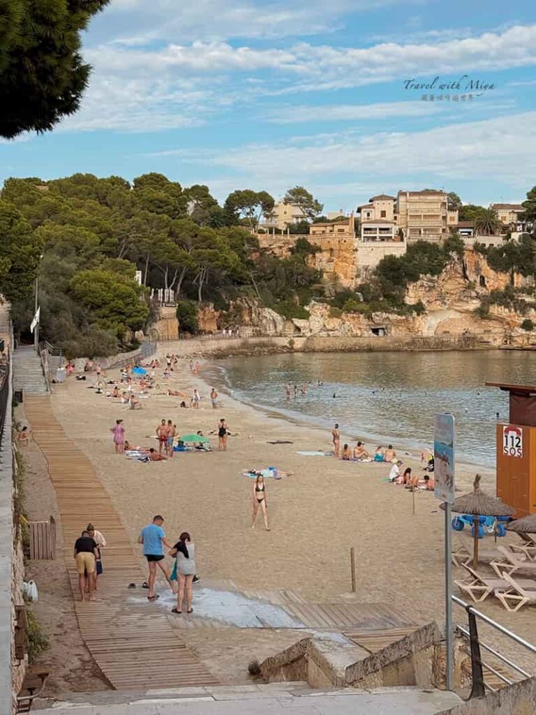 porto cristo 沙灘上的人們