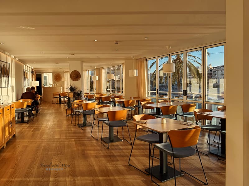 Portodrach Aparthotel 早餐用餐區
