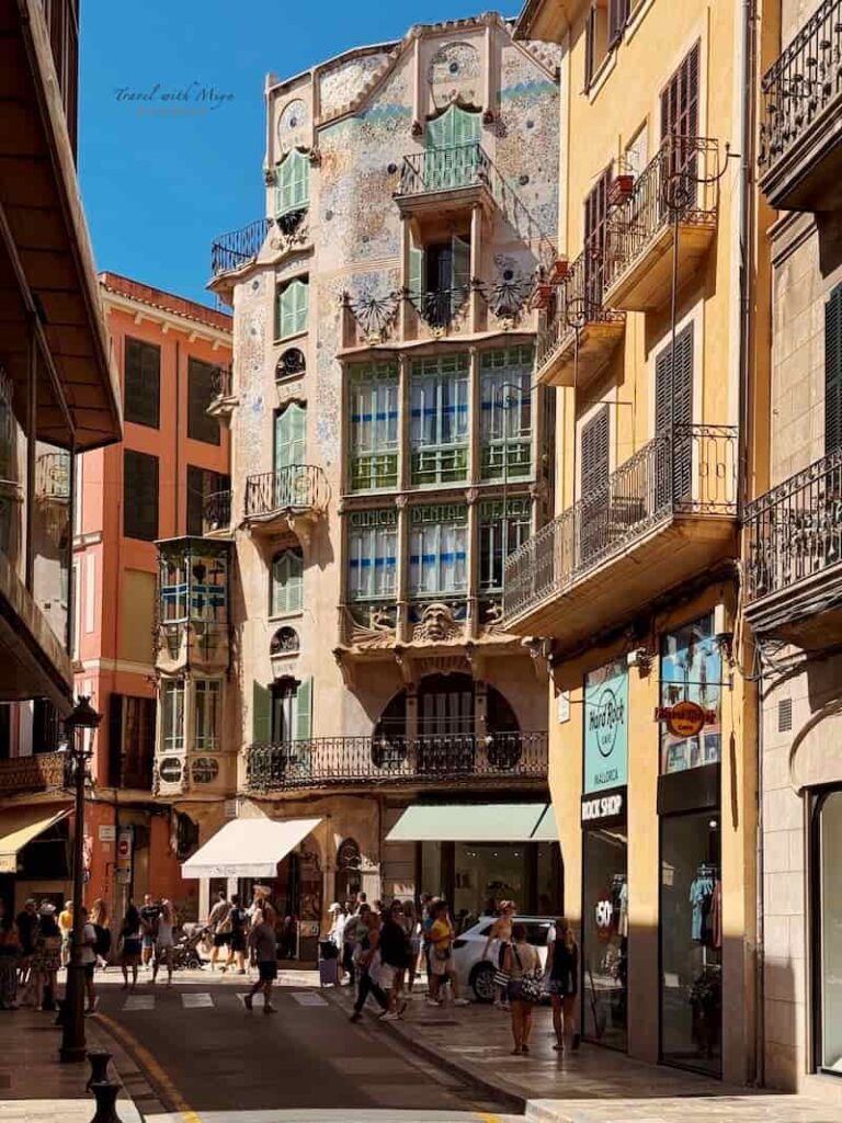 帕爾馬 Palma 外觀像巴特略之家風格的建築