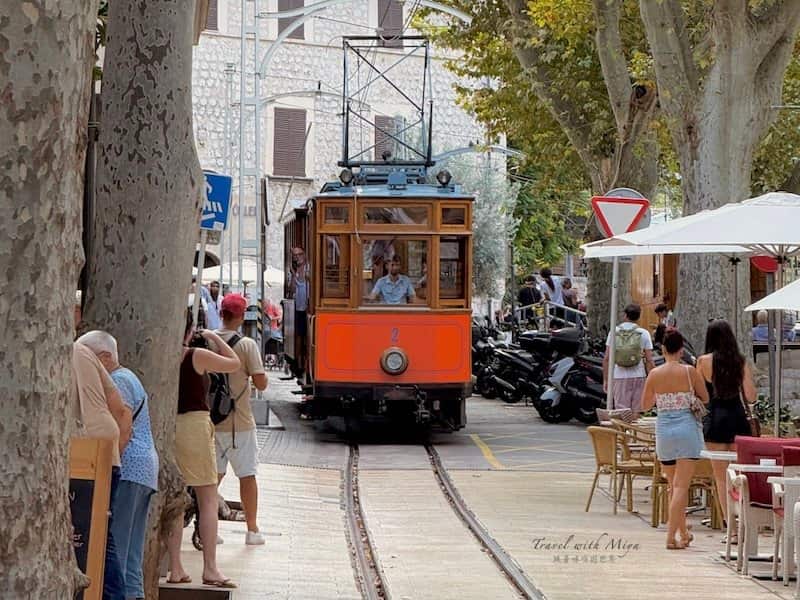 馬略卡島Sóller 索列爾:山谷中的柑橘小鎮,百年木頭火車連接 Palma