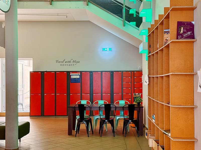 a&o salzburg-hauptbahnhof 紅色付費行李寄存櫃